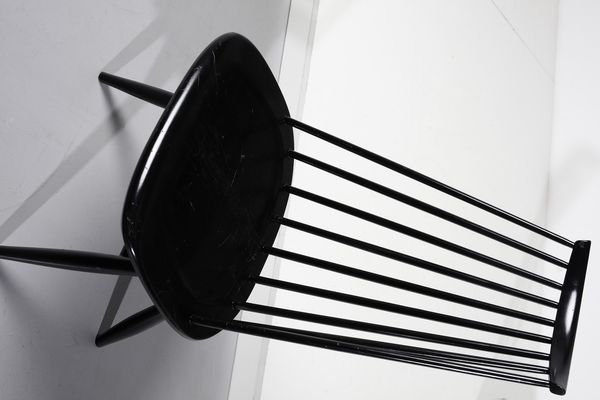 TAPIOVAARA ILMARI (1914 - 1999) : Coppia di sedie Mademoiselle per Artek  - Asta Asta 393 | DESIGN E ARTI DECORATIVE DEL NOVECENTO Online - Associazione Nazionale - Case d'Asta italiane