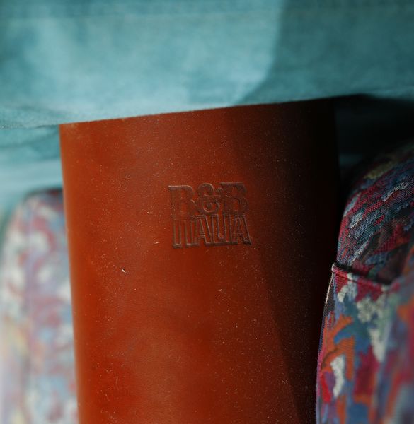 CITTERIO ANTONIO (n. 1950) : Divano Sity per B&B  - Asta Asta 393 | DESIGN E ARTI DECORATIVE DEL NOVECENTO Online - Associazione Nazionale - Case d'Asta italiane