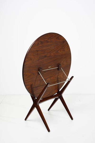 PARISI ICO (1916 - 1996) : Tavolo tondo reclinabile per Figli di Amedeo Cassina  - Asta Asta 393 | DESIGN E ARTI DECORATIVE DEL NOVECENTO Online - Associazione Nazionale - Case d'Asta italiane