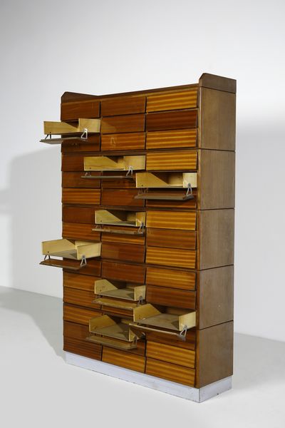 SCHIROLLI RENZO (1934 - 2000) : Cassettiera  - Asta Asta 393 | DESIGN E ARTI DECORATIVE DEL NOVECENTO Online - Associazione Nazionale - Case d'Asta italiane