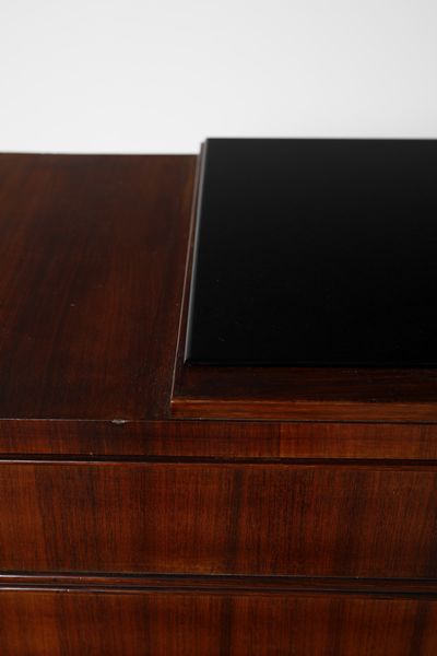 BORSANI OSVALDO (1911 - 1985) : attribuito. Credenza  - Asta Asta 393 | DESIGN E ARTI DECORATIVE DEL NOVECENTO Online - Associazione Nazionale - Case d'Asta italiane