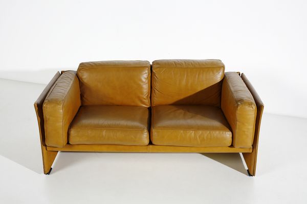 BELLINI MARIO (n. 1935) : Divano Duc per Cassina  - Asta Asta 393 | DESIGN E ARTI DECORATIVE DEL NOVECENTO Online - Associazione Nazionale - Case d'Asta italiane