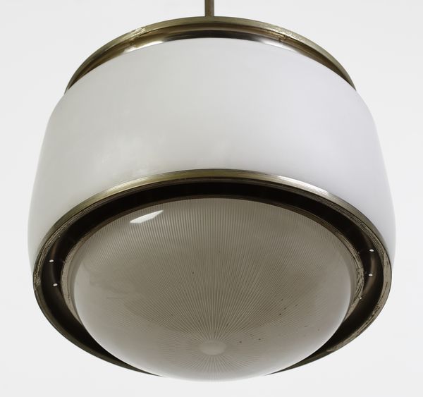 MAZZA SERGIO (n. 1931) : Lampada a sospensione Kappa per Artemide  - Asta Asta 393 | DESIGN E ARTI DECORATIVE DEL NOVECENTO Online - Associazione Nazionale - Case d'Asta italiane