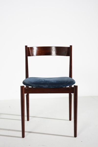 FRATTINI GIANFRANCO (1926 - 2004) : Quattro sedie 101 per Figli di Amedeo Cassina  - Asta Asta 393 | DESIGN E ARTI DECORATIVE DEL NOVECENTO Online - Associazione Nazionale - Case d'Asta italiane