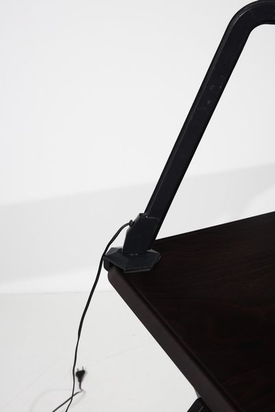 GRUPPO BBPR (n. 1932) : Scrivania con lampada serie Arco per Olivetti  - Asta Asta 393 | DESIGN E ARTI DECORATIVE DEL NOVECENTO Online - Associazione Nazionale - Case d'Asta italiane