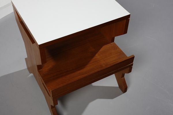 MANIFATTURA ITALIANA : Coppia di comodini con tavolino portavaligie  - Asta Asta 393 | DESIGN E ARTI DECORATIVE DEL NOVECENTO Online - Associazione Nazionale - Case d'Asta italiane