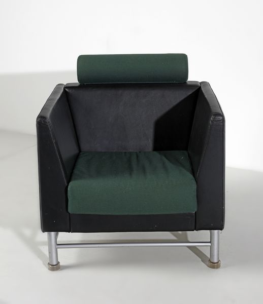 SOTTSASS ETTORE (1917 - 2007) : Poltrona Eastside per Knoll International  - Asta Asta 393 | DESIGN E ARTI DECORATIVE DEL NOVECENTO Online - Associazione Nazionale - Case d'Asta italiane