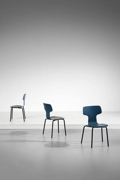 JACOBSEN ARNE (1902 - 1971) : Tre sedie da bambino 3103 per Fritz Hansen  - Asta Asta 393 | DESIGN E ARTI DECORATIVE DEL NOVECENTO Online - Associazione Nazionale - Case d'Asta italiane