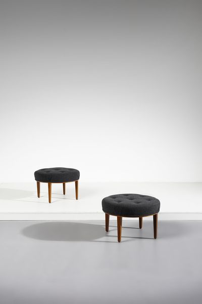 FRANK JOSEF (1885 - 1967) : Coppia di poggiapiedi per Svenskt Tenn  - Asta Asta 393 | DESIGN E ARTI DECORATIVE DEL NOVECENTO Online - Associazione Nazionale - Case d'Asta italiane