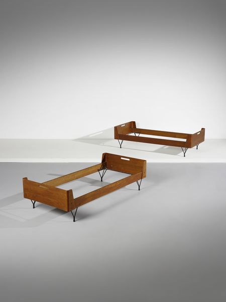 RINALDI GASTONE : Coppia di letti per Rima  - Asta Asta 393 | DESIGN E ARTI DECORATIVE DEL NOVECENTO Online - Associazione Nazionale - Case d'Asta italiane