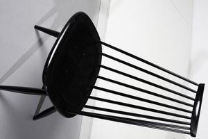 TAPIOVAARA ILMARI (1914 - 1999) : Coppia di sedie Mademoiselle per Artek  - Asta Asta 393 | DESIGN E ARTI DECORATIVE DEL NOVECENTO Online - Associazione Nazionale - Case d'Asta italiane