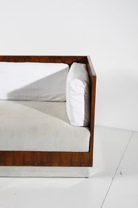 MIOZZO GINO (1898 - 1969) : Divano razionalista  - Asta Asta 393 | DESIGN E ARTI DECORATIVE DEL NOVECENTO Online - Associazione Nazionale - Case d'Asta italiane