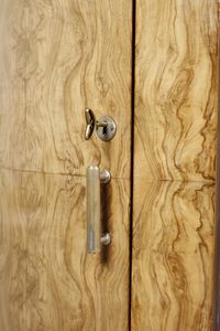 MERONI & FOSSATI : Coppia di mobili angoliera  - Asta Asta 393 | DESIGN E ARTI DECORATIVE DEL NOVECENTO Online - Associazione Nazionale - Case d'Asta italiane