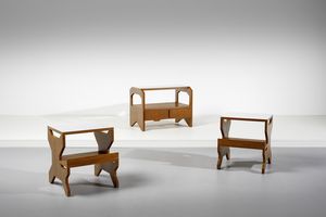 MANIFATTURA ITALIANA - Coppia di comodini con tavolino portavaligie