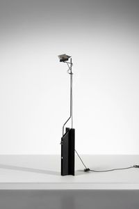CHIGGIO ENNIO (n. 1938) - Lampada da terra MP per Lumenform