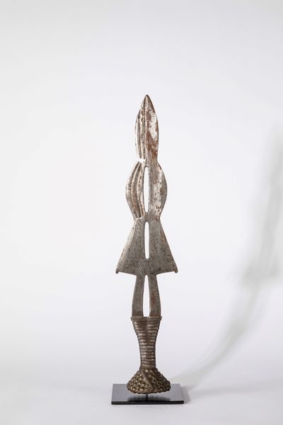 Congo Kinshasa,,, : Coltello ornamentale  - Asta Forme tradizionali africane - Associazione Nazionale - Case d'Asta italiane