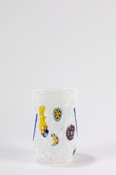 Piccolo vaso in vetro con inserti colorati, secolo XX  - Asta Incanti d'arte - Associazione Nazionale - Case d'Asta italiane