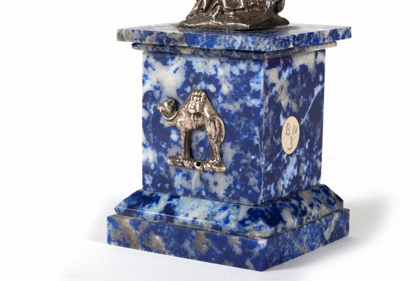 Statuetta raffigurante Sant'Antonio Abate in argento su base in lapislazzuli, prima met secolo XX  - Asta Incanti d'arte - Associazione Nazionale - Case d'Asta italiane