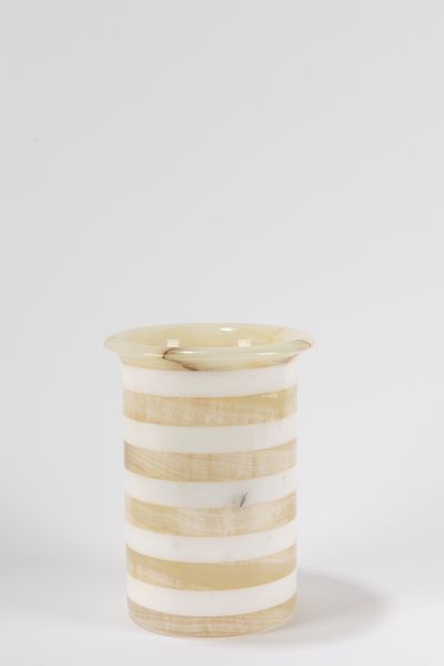 Vaso in alabastro, secolo XX  - Asta Incanti d'arte - Associazione Nazionale - Case d'Asta italiane