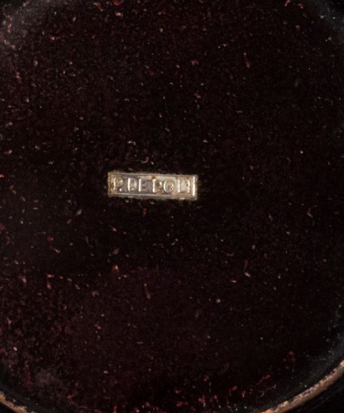 Coppa in metallo e smalto rosso, secolo XX  - Asta Incanti d'arte - Associazione Nazionale - Case d'Asta italiane