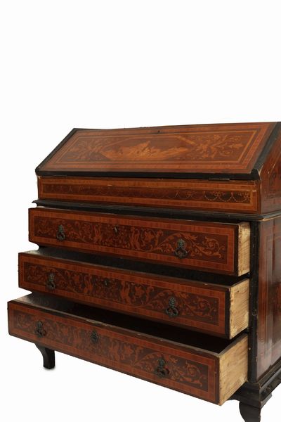 Ribalta lombarda in legno intarsiato, fine secolo XVIII - inizi secolo XIX  - Asta Incanti d'arte - Associazione Nazionale - Case d'Asta italiane