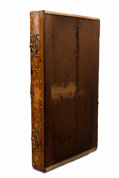 Ribalta in legno riccamente intarsiato, Olanda secolo XVIII  - Asta Incanti d'arte - Associazione Nazionale - Case d'Asta italiane