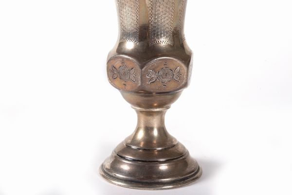 Piccolo calice ebraico da Kiddush in argento, Austria seconda met del secolo XIX  - Asta Incanti d'arte - Associazione Nazionale - Case d'Asta italiane