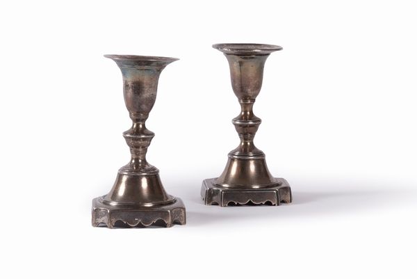 Coppia di porta candele in argento, Austria secolo XIX  - Asta Incanti d'arte - Associazione Nazionale - Case d'Asta italiane