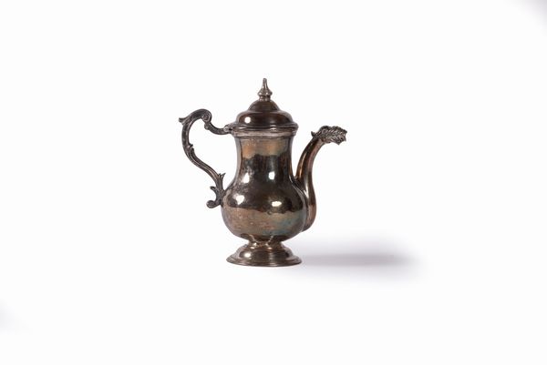 Piccola teiera in argento  - Asta Incanti d'arte - Associazione Nazionale - Case d'Asta italiane