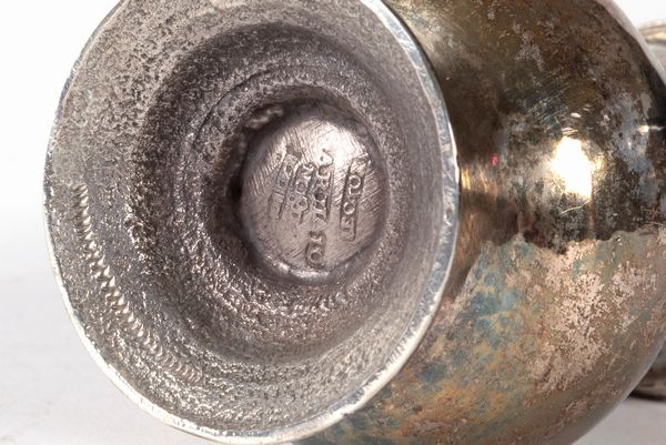 Piccola teiera in argento  - Asta Incanti d'arte - Associazione Nazionale - Case d'Asta italiane