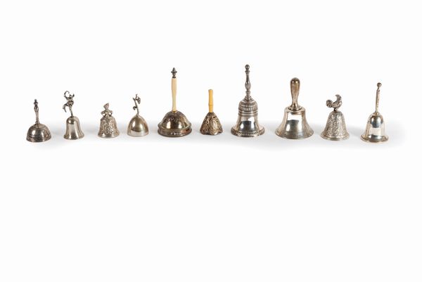 Lotto composto da dieci campanelli in argento, secoli XIX - XX  - Asta Incanti d'arte - Associazione Nazionale - Case d'Asta italiane