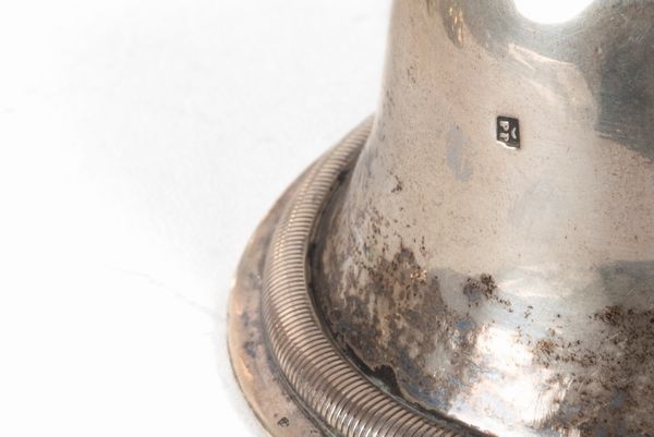 Lotto composto da sei campanelli in argento, Paesi Bassi secolo XIX-XX  - Asta Incanti d'arte - Associazione Nazionale - Case d'Asta italiane