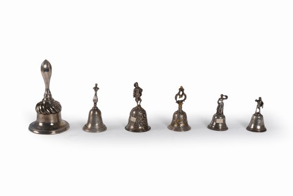 Lotto composto da sei campanelli in argento, Francia secolo XIX  - Asta Incanti d'arte - Associazione Nazionale - Case d'Asta italiane