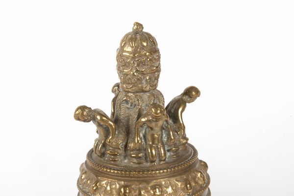 Lotto composto da tre campanelli in bronzo, secolo XIX  - Asta Incanti d'arte - Associazione Nazionale - Case d'Asta italiane