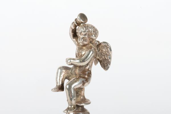 Lotto composto da tre campanelli in bronzo, secolo XIX  - Asta Incanti d'arte - Associazione Nazionale - Case d'Asta italiane