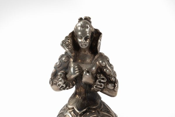 Lotto composto da dodici campanelli in argento di manifattura europea, secoli XIX-XX  - Asta Incanti d'arte - Associazione Nazionale - Case d'Asta italiane