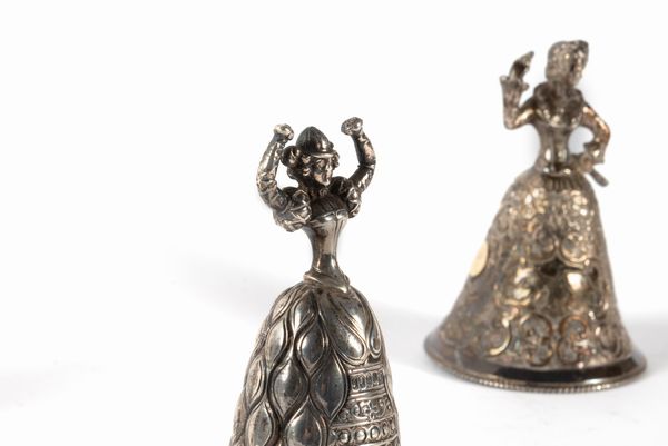 Lotto composto da dodici campanelli in argento di manifattura europea, secoli XIX-XX  - Asta Incanti d'arte - Associazione Nazionale - Case d'Asta italiane