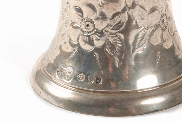 Due campanelli in argento, Londra, Inghilterra secolo XX  - Asta Incanti d'arte - Associazione Nazionale - Case d'Asta italiane