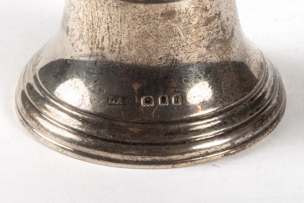 Due campanelli in argento, Londra, Inghilterra inizi secolo XX  - Asta Incanti d'arte - Associazione Nazionale - Case d'Asta italiane