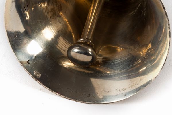 Campanello su piattino in argento, Milano secolo XX  - Asta Incanti d'arte - Associazione Nazionale - Case d'Asta italiane