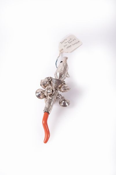 Sonaglio in argento e corallo, Londra, Inghilterra XVIII  - Asta Incanti d'arte - Associazione Nazionale - Case d'Asta italiane