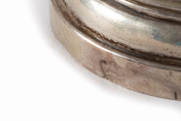 Lotto composto da cinque campanelli in argento, Italia secoli XVIII-XIX  - Asta Incanti d'arte - Associazione Nazionale - Case d'Asta italiane