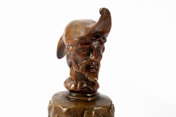 Lotto composto da otto campanelli in metallo e legno, inizio secolo XX  - Asta Incanti d'arte - Associazione Nazionale - Case d'Asta italiane