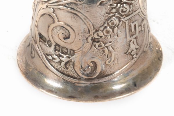 Lotto composto da undici campanelli in argento, Inghilterra secoli XIX-XX  - Asta Incanti d'arte - Associazione Nazionale - Case d'Asta italiane