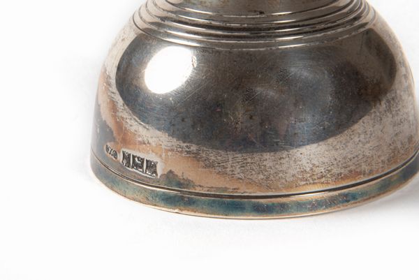 Due campanelli in argento, Birmingham, Inghilterra secolo XX  - Asta Incanti d'arte - Associazione Nazionale - Case d'Asta italiane