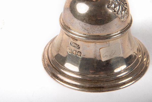 Due campanelli in argento, Londra, Inghilterra inizi secolo XX  - Asta Incanti d'arte - Associazione Nazionale - Case d'Asta italiane