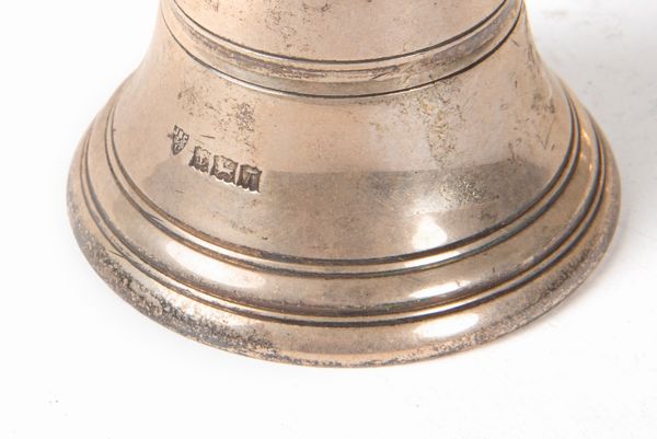 Due campanelli in argento, Birmingham, Inghilterra secolo XX  - Asta Incanti d'arte - Associazione Nazionale - Case d'Asta italiane