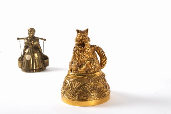 Lotto composto da cinque campanelli in bronzo, secoli XIX-XX  - Asta Incanti d'arte - Associazione Nazionale - Case d'Asta italiane