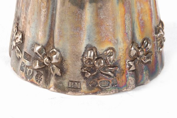 Lotto composto da cinque campanelli in argento, secoli XIX-XX  - Asta Incanti d'arte - Associazione Nazionale - Case d'Asta italiane