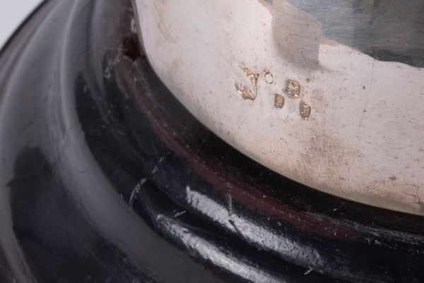 Lotto composto da quattro campanelli in argento, secoli XIX-XX  - Asta Incanti d'arte - Associazione Nazionale - Case d'Asta italiane